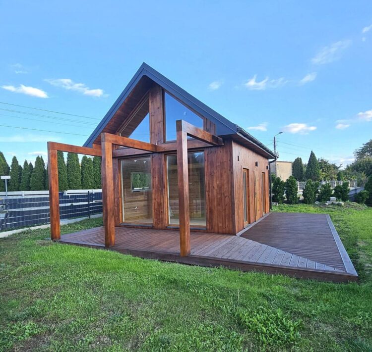 Elegancki budynek rekreacji indywidualnej, który z powodzeniem może służyć jako komercyjny budynek usług turystycznych na wynajem 