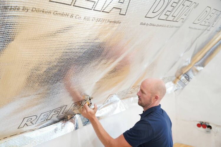 Wysokiej klasy membrana przeznaczona do inteligentnej regulacji przepływu pary wodnej w nowoczesnym domu.